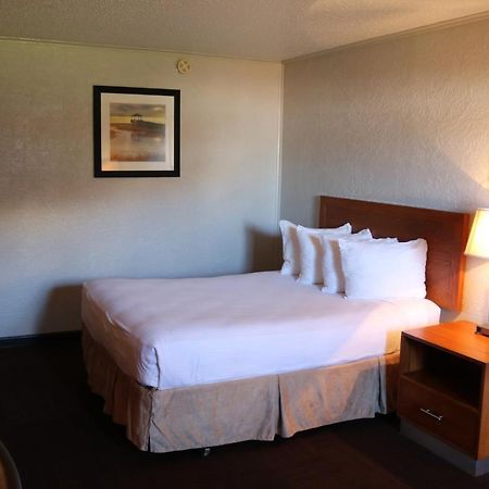 Friendship Inn Altus Bagian luar foto