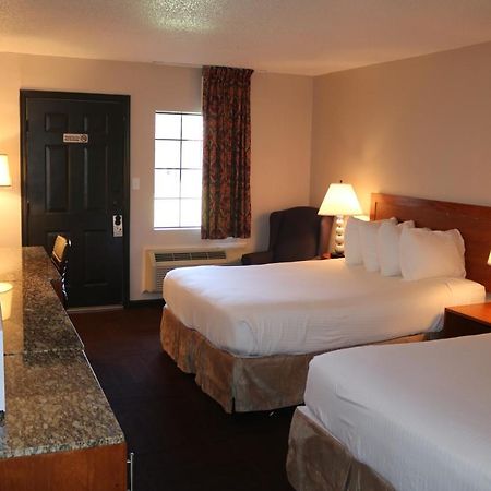 Friendship Inn Altus Bagian luar foto