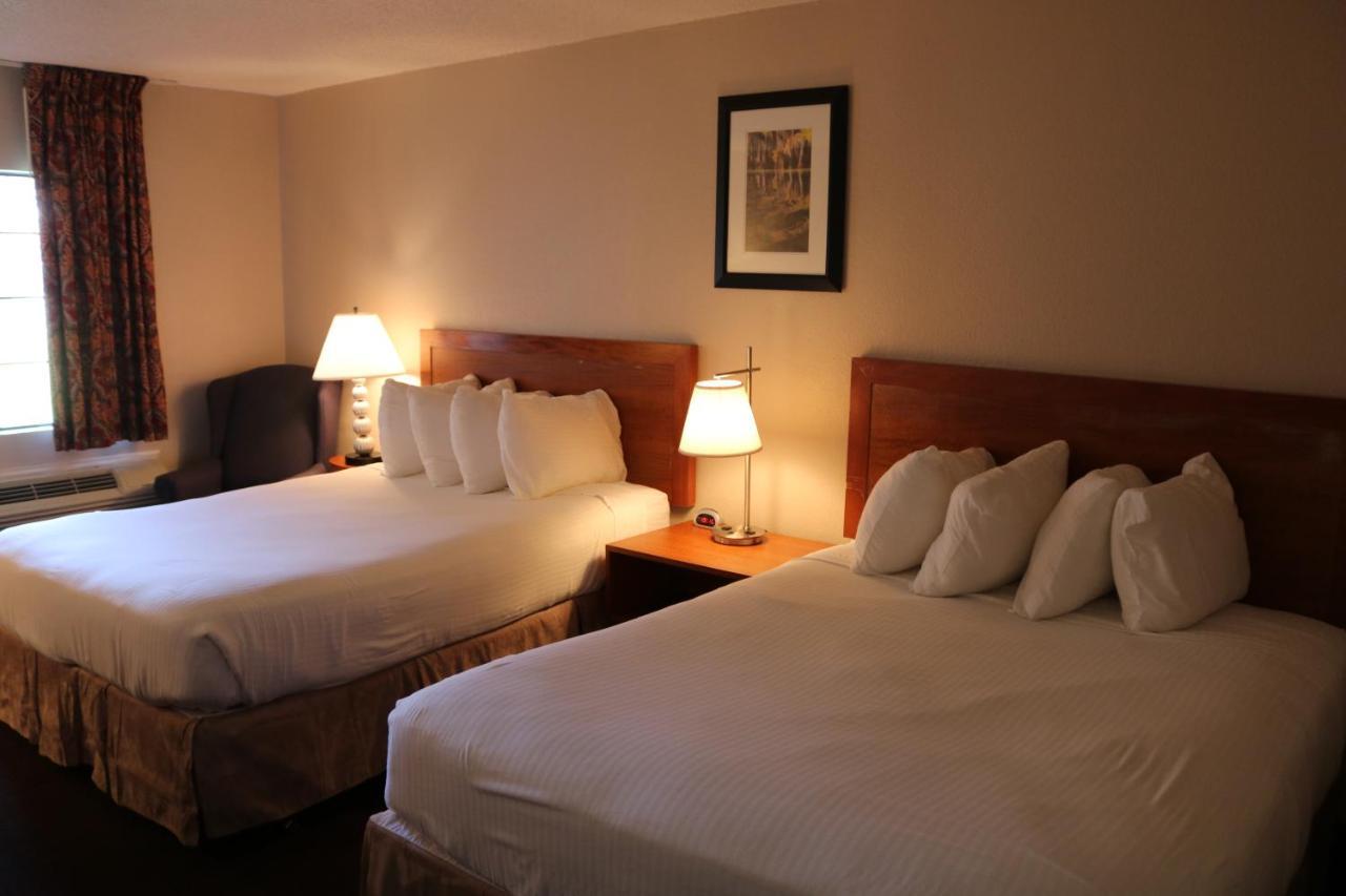 Friendship Inn Altus Bagian luar foto