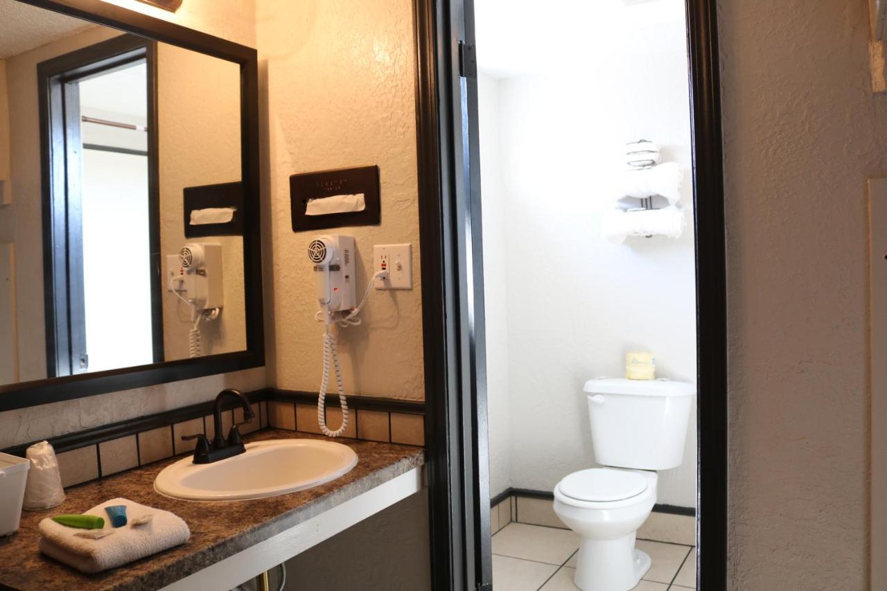 Friendship Inn Altus Bagian luar foto