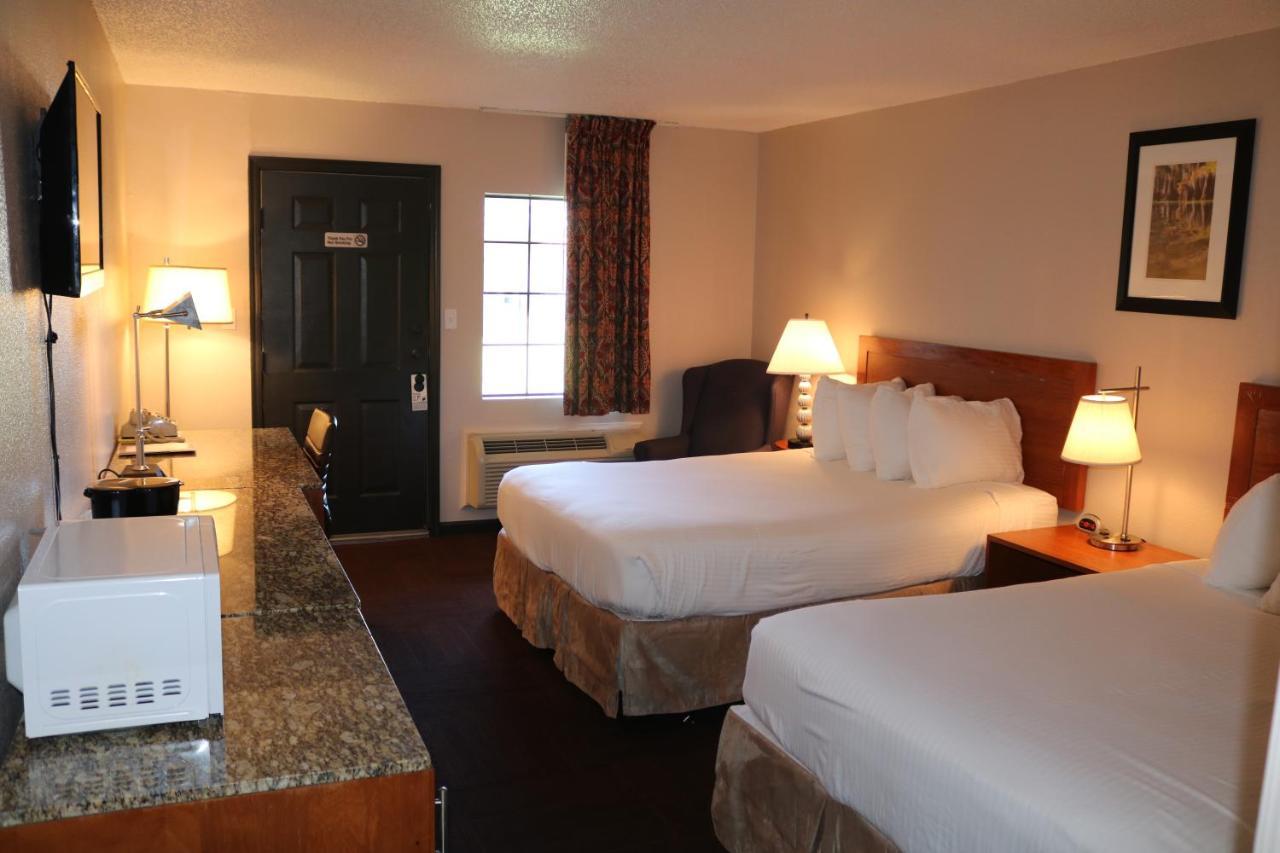 Friendship Inn Altus Bagian luar foto